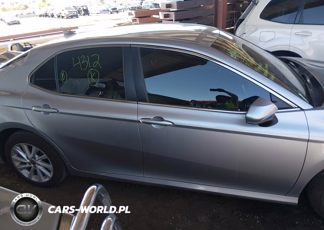 2021 Toyota Camry Le VIN:4T1C11AK4MU421973 - 13