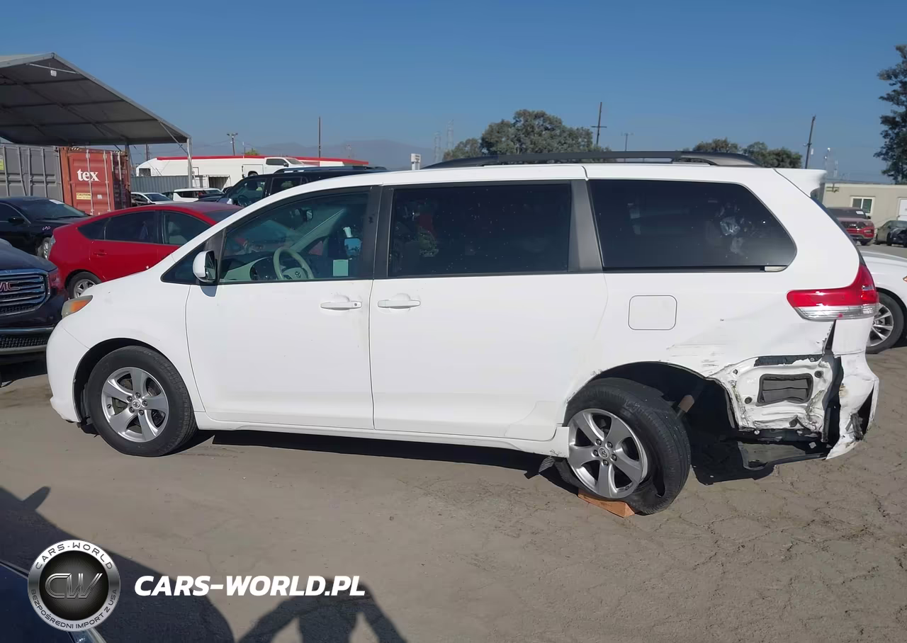 2011 Toyota Sienna Le V6 VIN:5TDKK3DC9BS105631 - 14