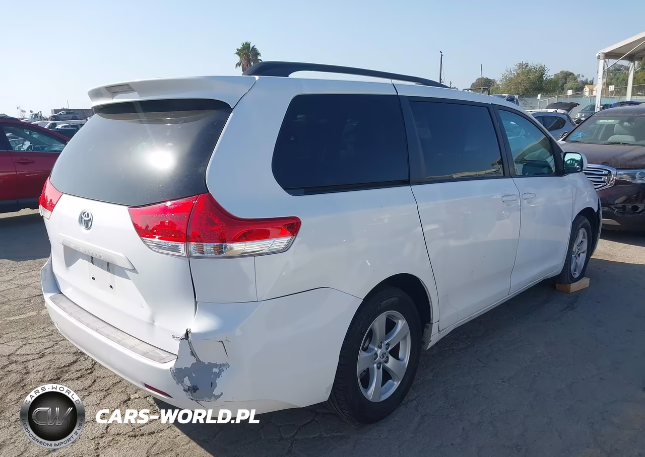 2011 Toyota Sienna Le V6 VIN:5TDKK3DC9BS105631 - 4
