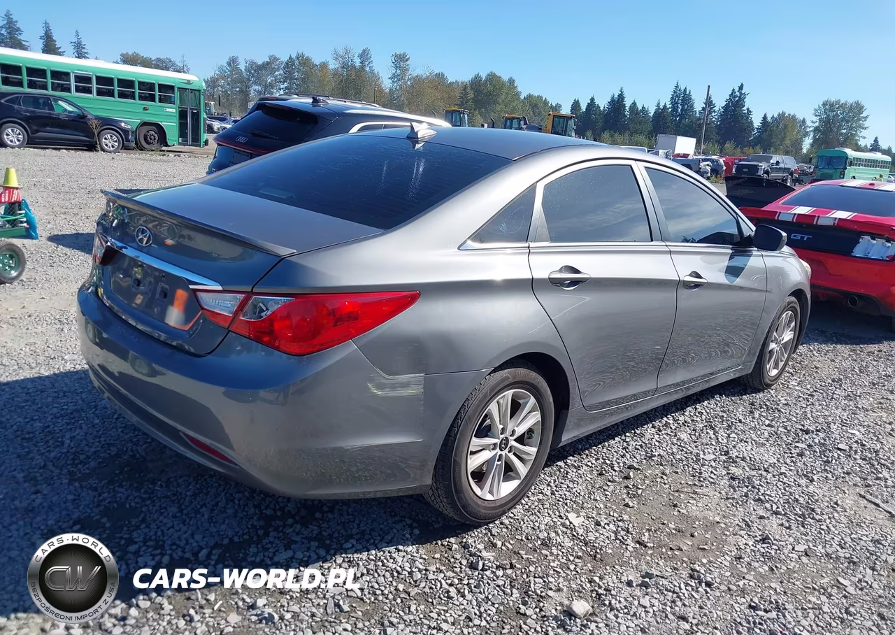 2013 Hyundai Sonata Gls VIN:5NPEB4AC1DH667636 - 4