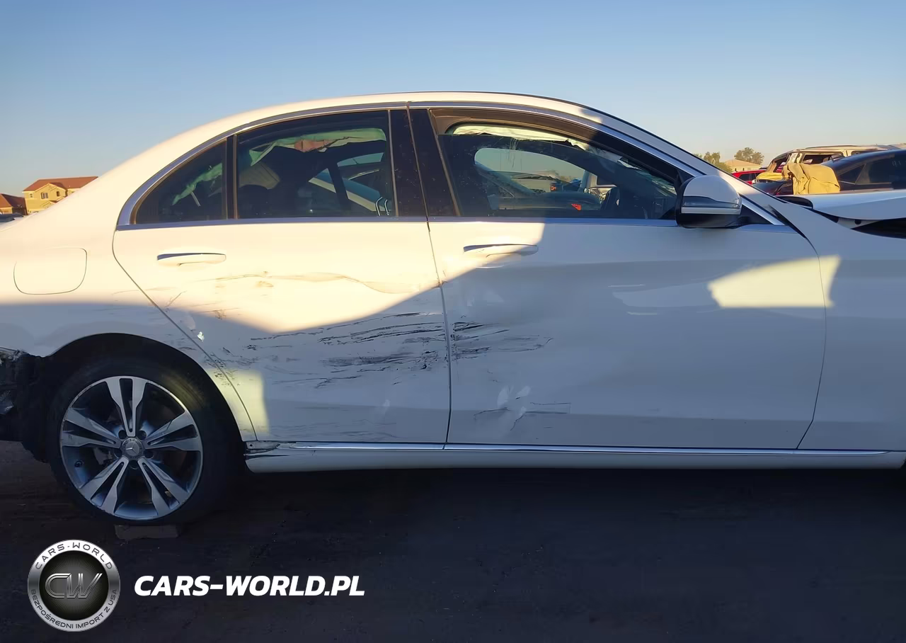 2016 Mercedes-Benz C 300 4Matic VIN:55SWF4KB3GU108024 - 13