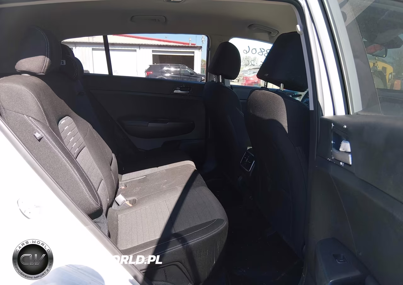 2018 Kia Sportage Lx VIN:KNDPMCAC4J7408099 - 8