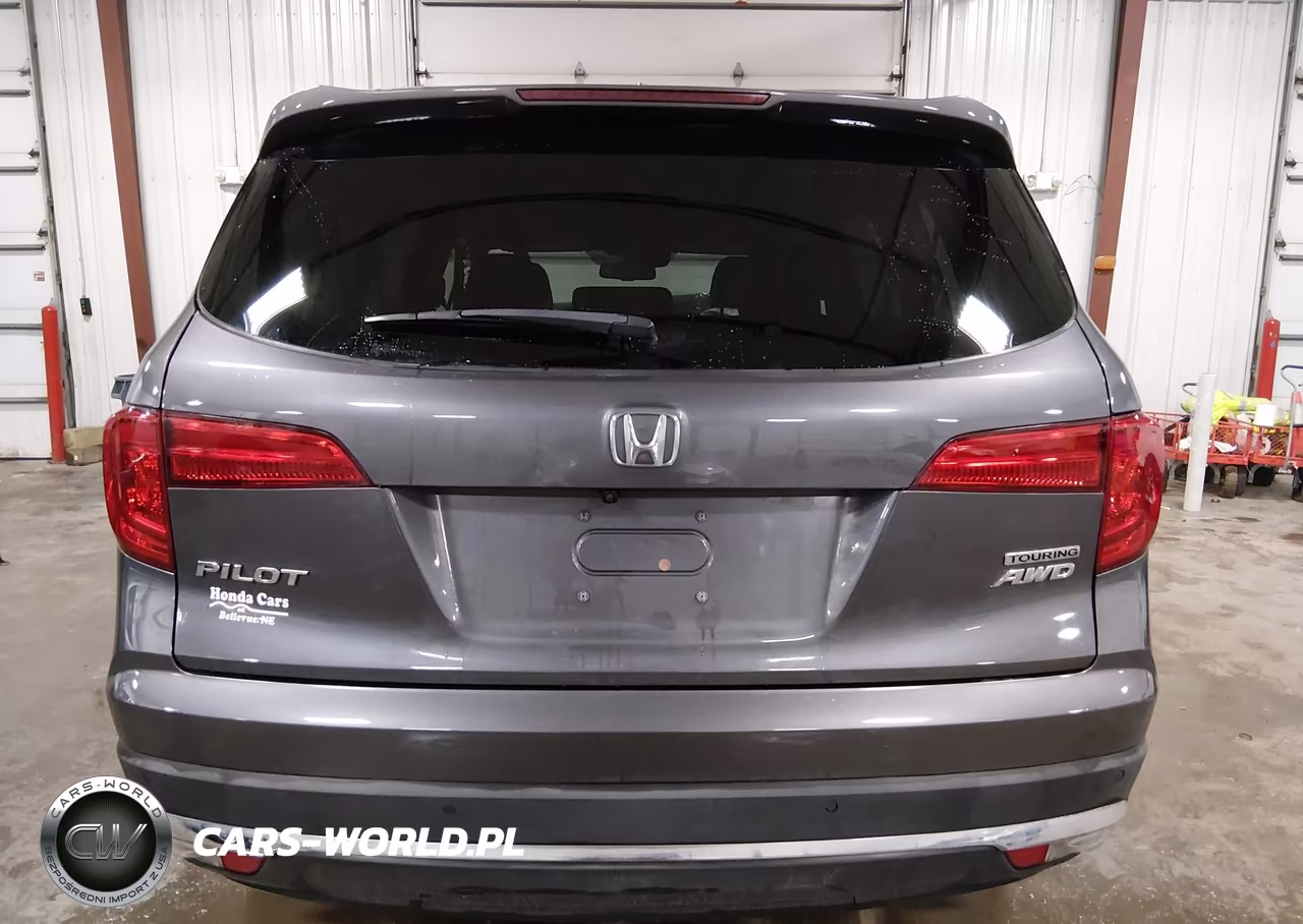 2017 Honda Pilot Touring VIN:5FNYF6H93HB075862 - 17