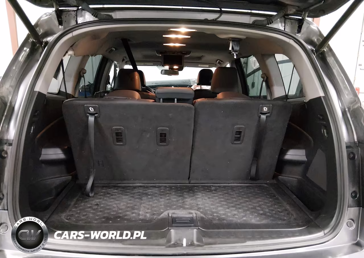2017 Honda Pilot Touring VIN:5FNYF6H93HB075862 - 18