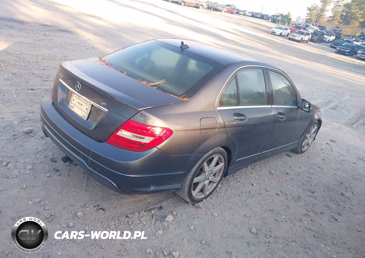 2013 Mercedes-Benz C 250 Sport VIN:WDDGF4HB4DR264825 - 4