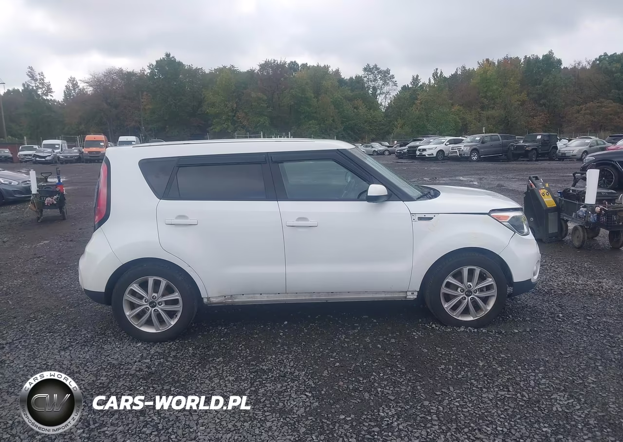 2017 Kia Soul + VIN:KNDJP3A51H7418775 - 13