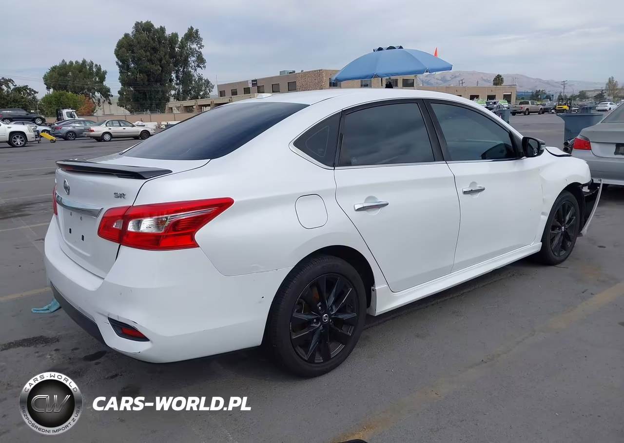 2017 Nissan Sentra Sr VIN:3N1AB7AP4HY375798 - 4
