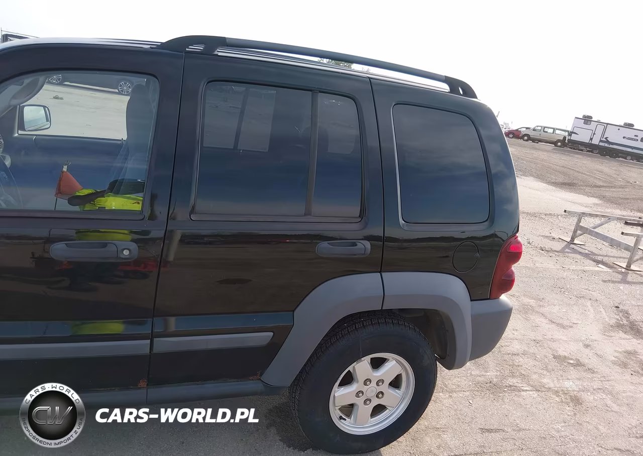 2005 Jeep Liberty Sport VIN:1J4GL48K15W509693 - 15