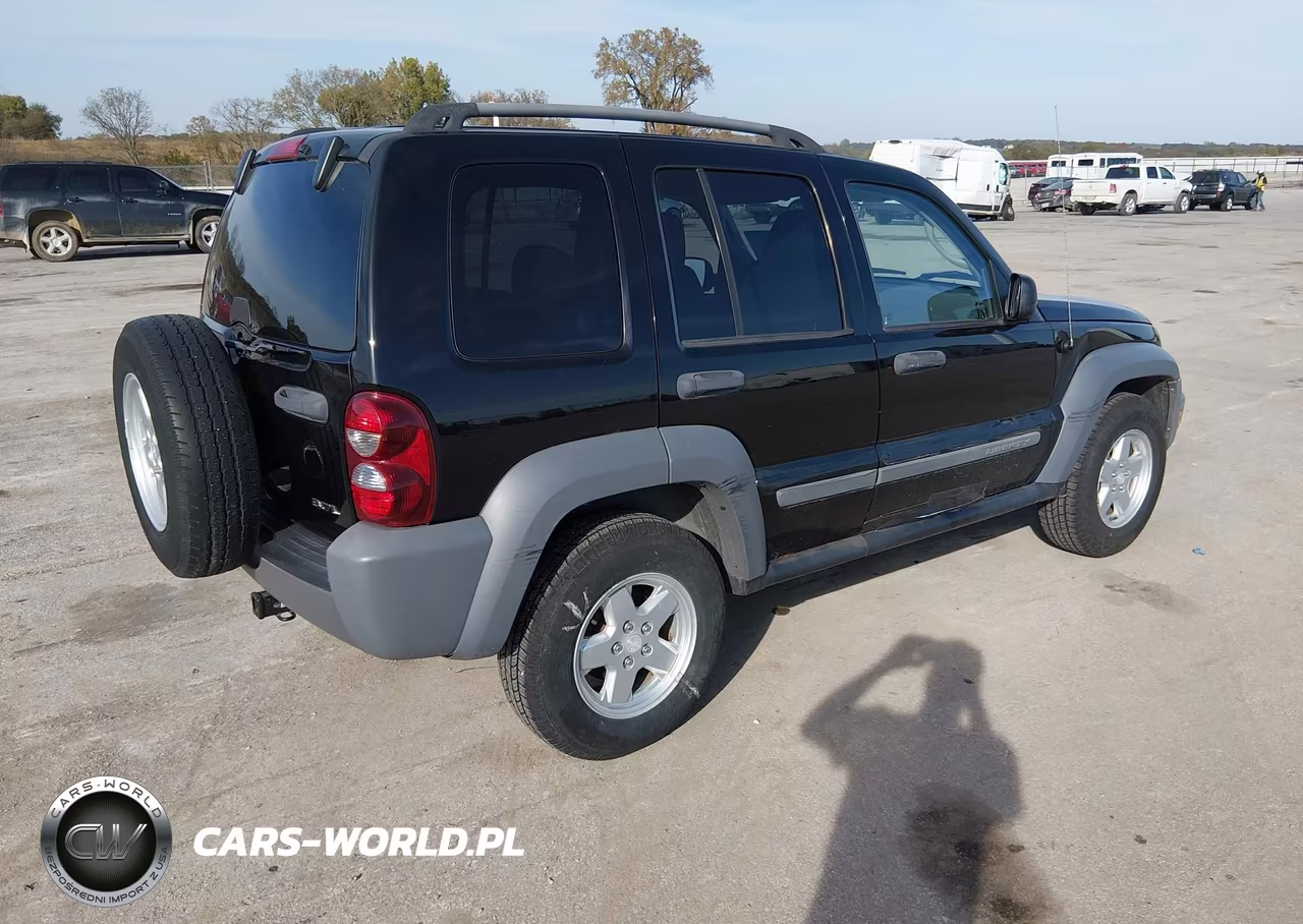 2005 Jeep Liberty Sport VIN:1J4GL48K15W509693 - 4