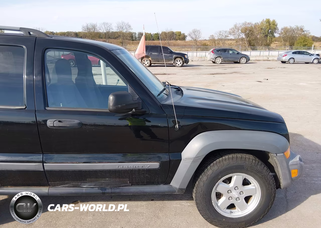 2005 Jeep Liberty Sport VIN:1J4GL48K15W509693 - 6