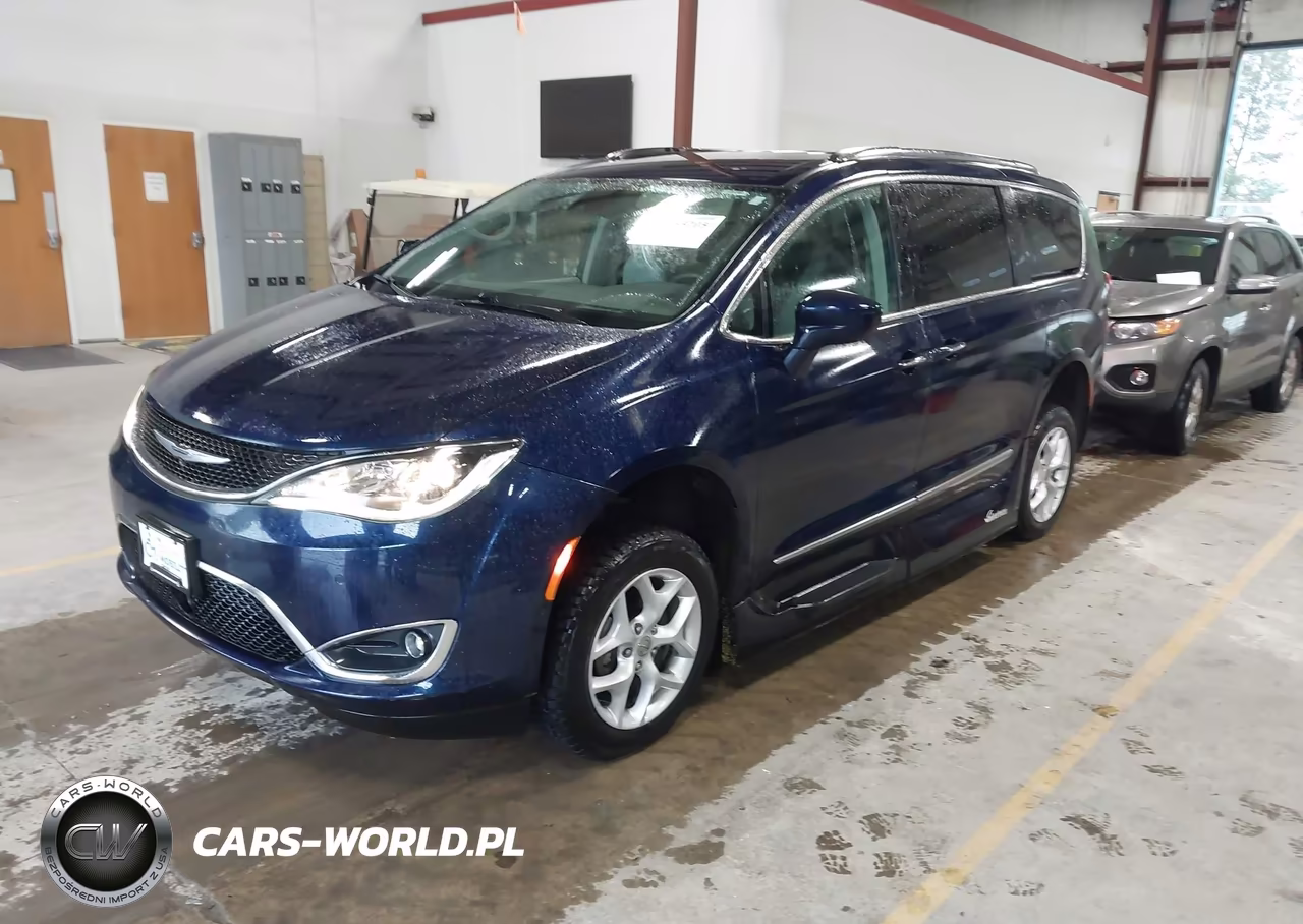 2017 Chrysler Pacifica Touring-L Plus VIN:2C4RC1EGXHR803460 - 2