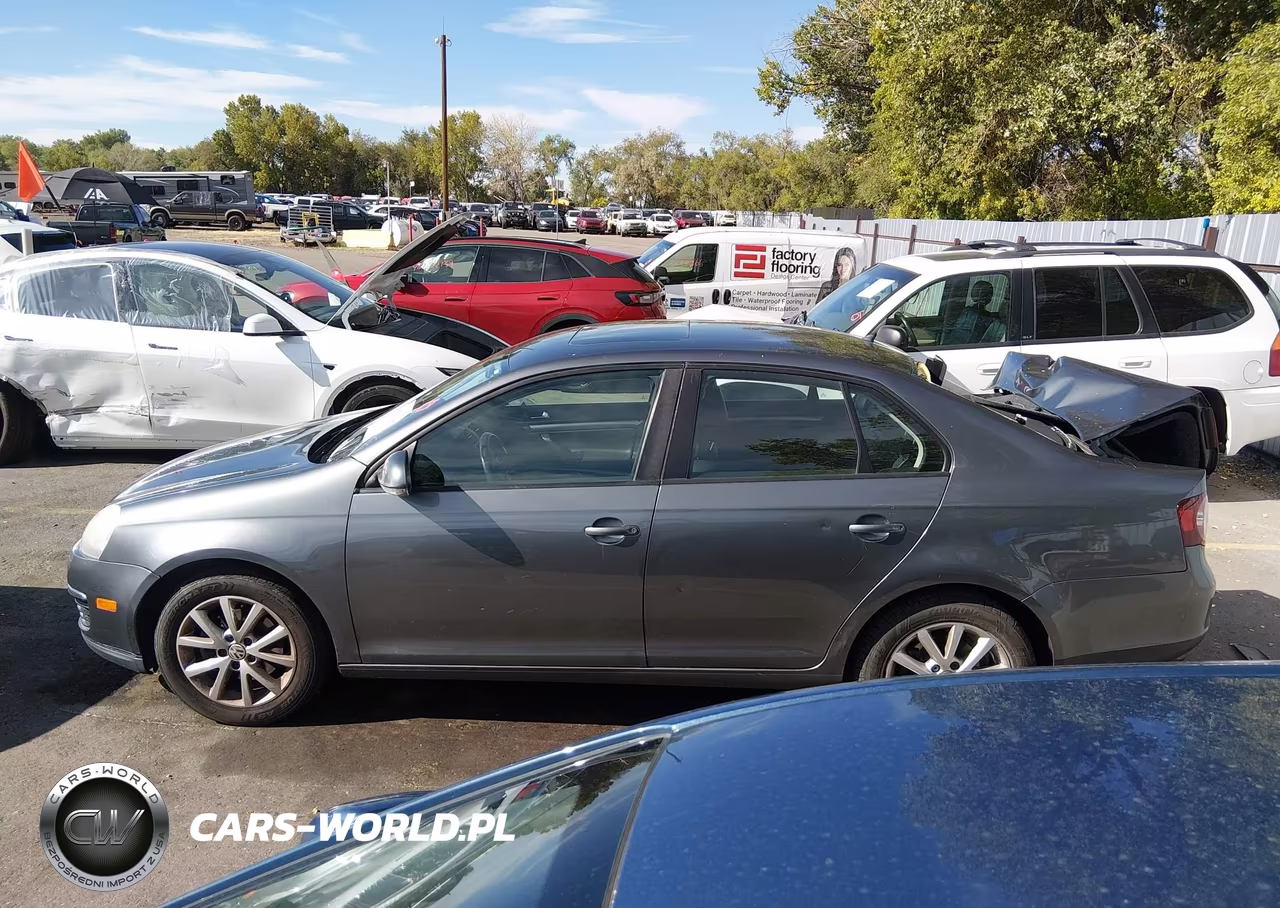 2010 Volkswagen Jetta Limited Edition VIN:3VWRZ7AJXAM123068 - 13