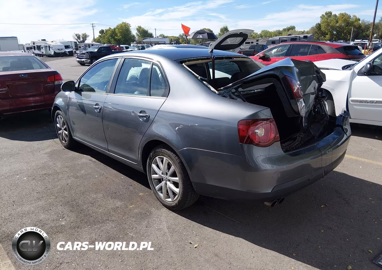 2010 Volkswagen Jetta Limited Edition VIN:3VWRZ7AJXAM123068 - 3