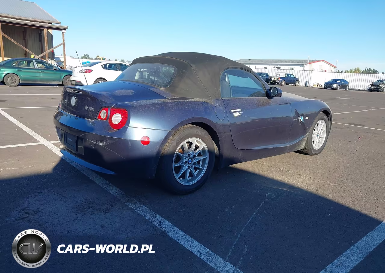 2005 BMW Z4 2.5I VIN:4USBT33575LS56239 - 4