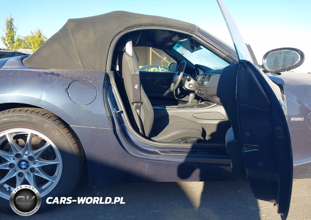 2005 BMW Z4 2.5I VIN:4USBT33575LS56239 - 5
