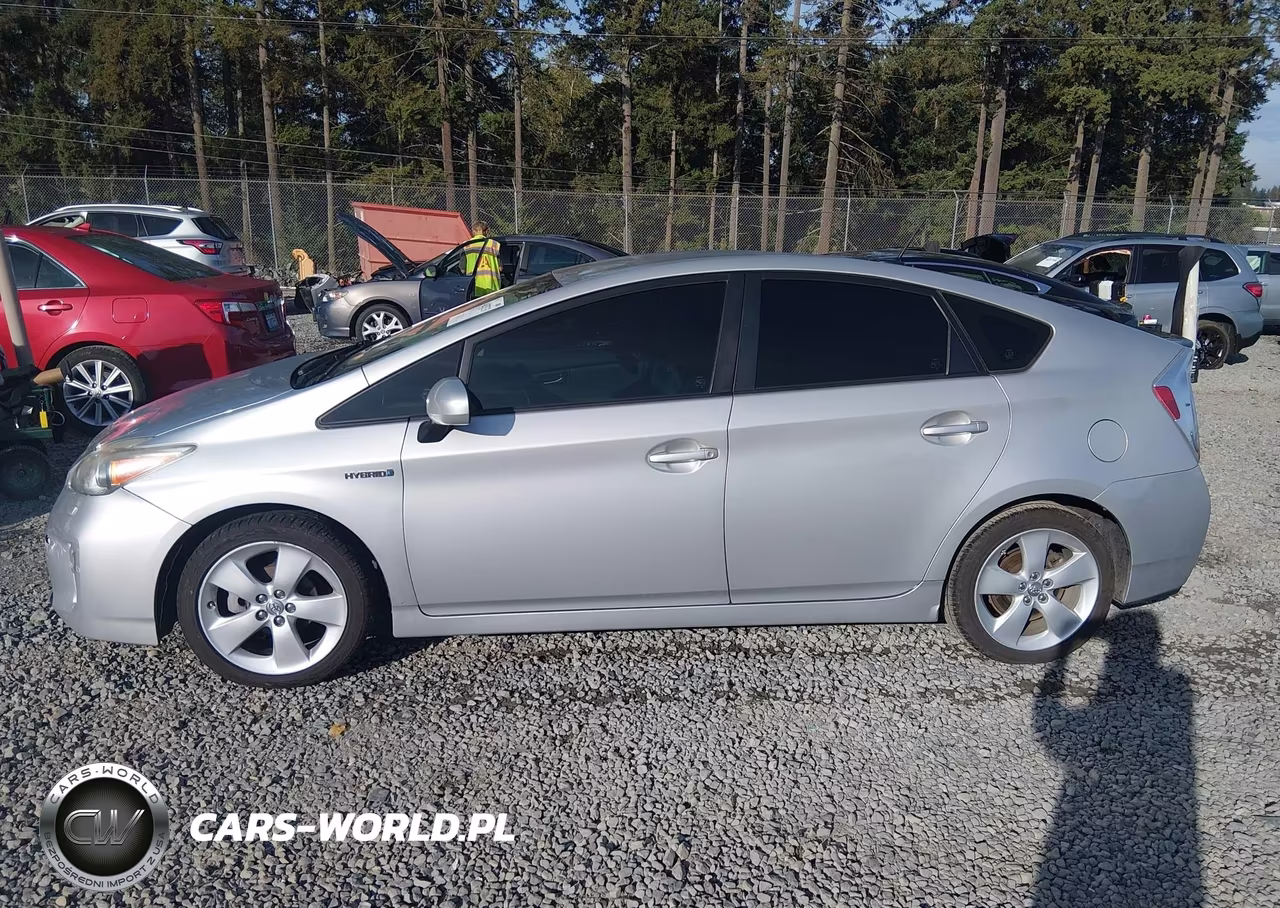2013 Toyota Prius Five VIN:JTDKN3DU5D5615810 - 14