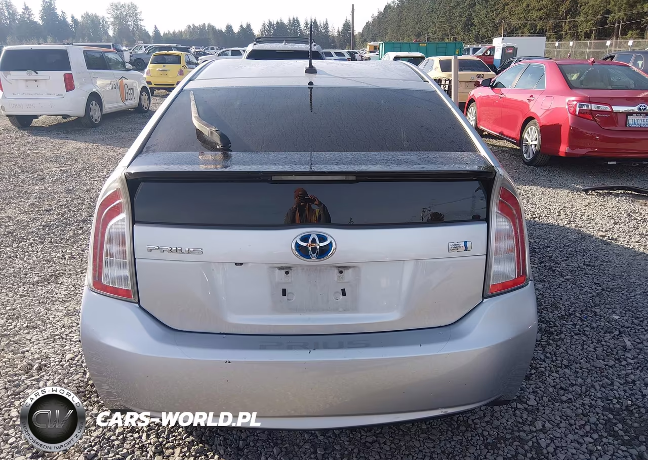2013 Toyota Prius Five VIN:JTDKN3DU5D5615810 - 16