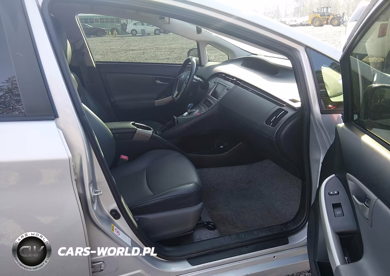 2013 Toyota Prius Five VIN:JTDKN3DU5D5615810 - 17