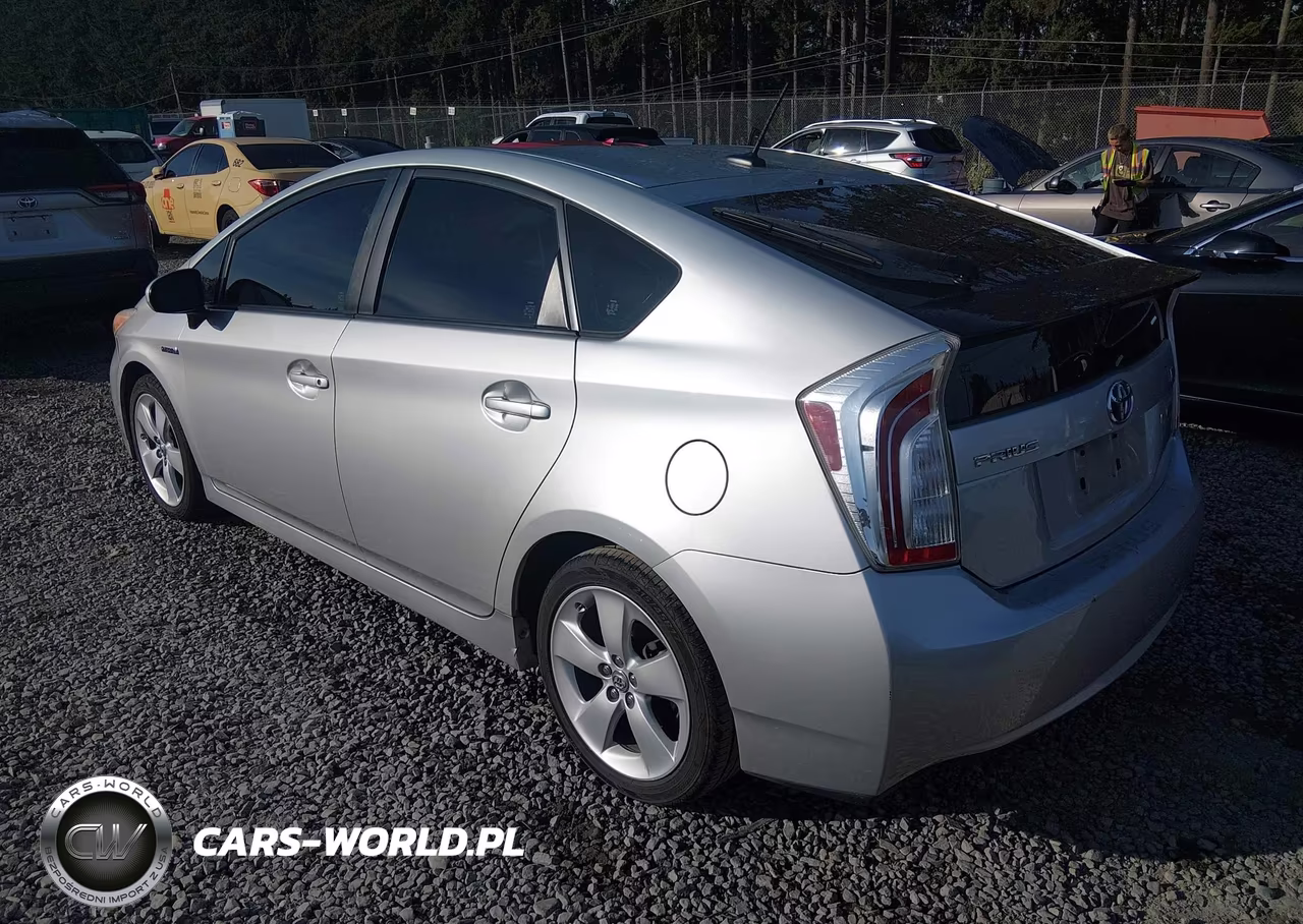 2013 Toyota Prius Five VIN:JTDKN3DU5D5615810 - 3