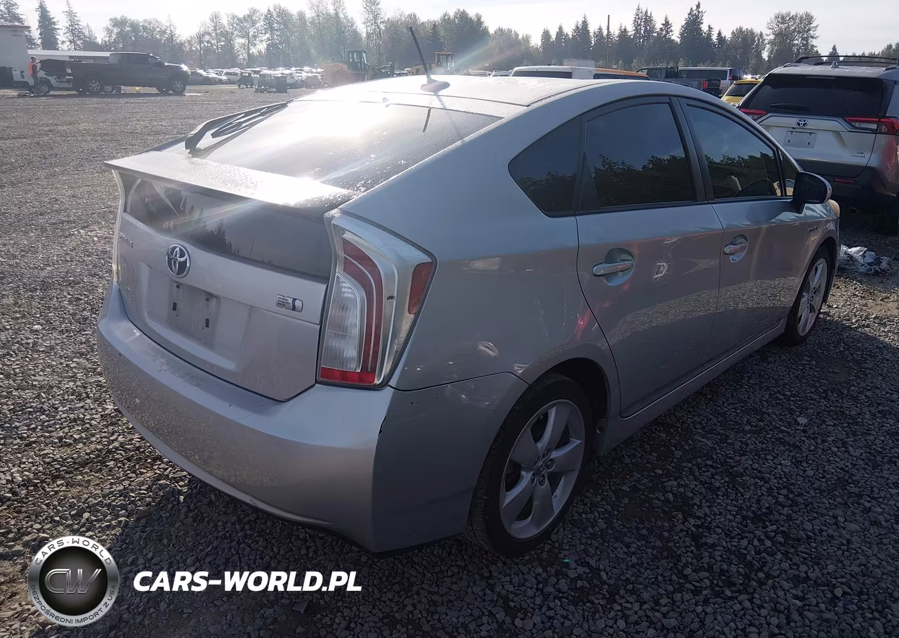 2013 Toyota Prius Five VIN:JTDKN3DU5D5615810 - 4