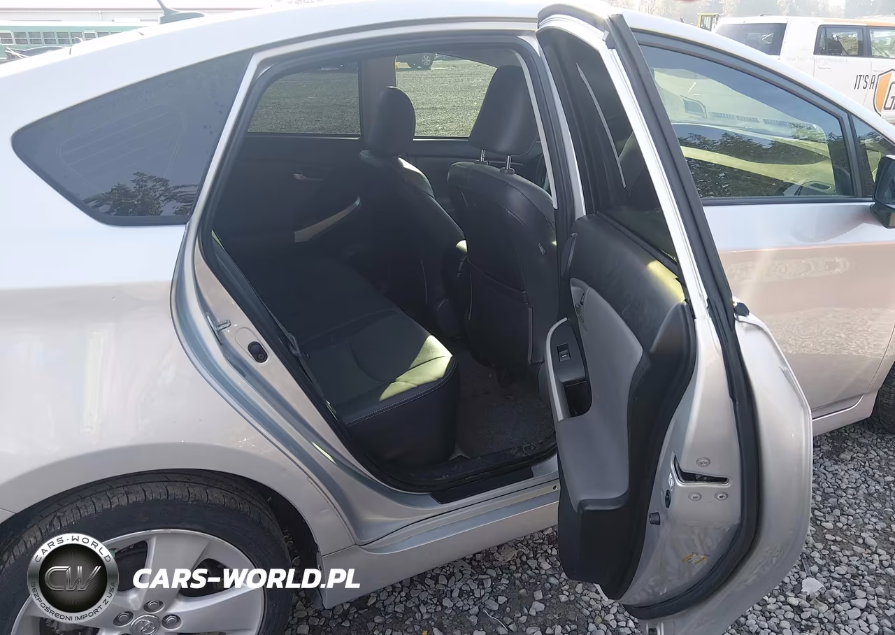 2013 Toyota Prius Five VIN:JTDKN3DU5D5615810 - 8