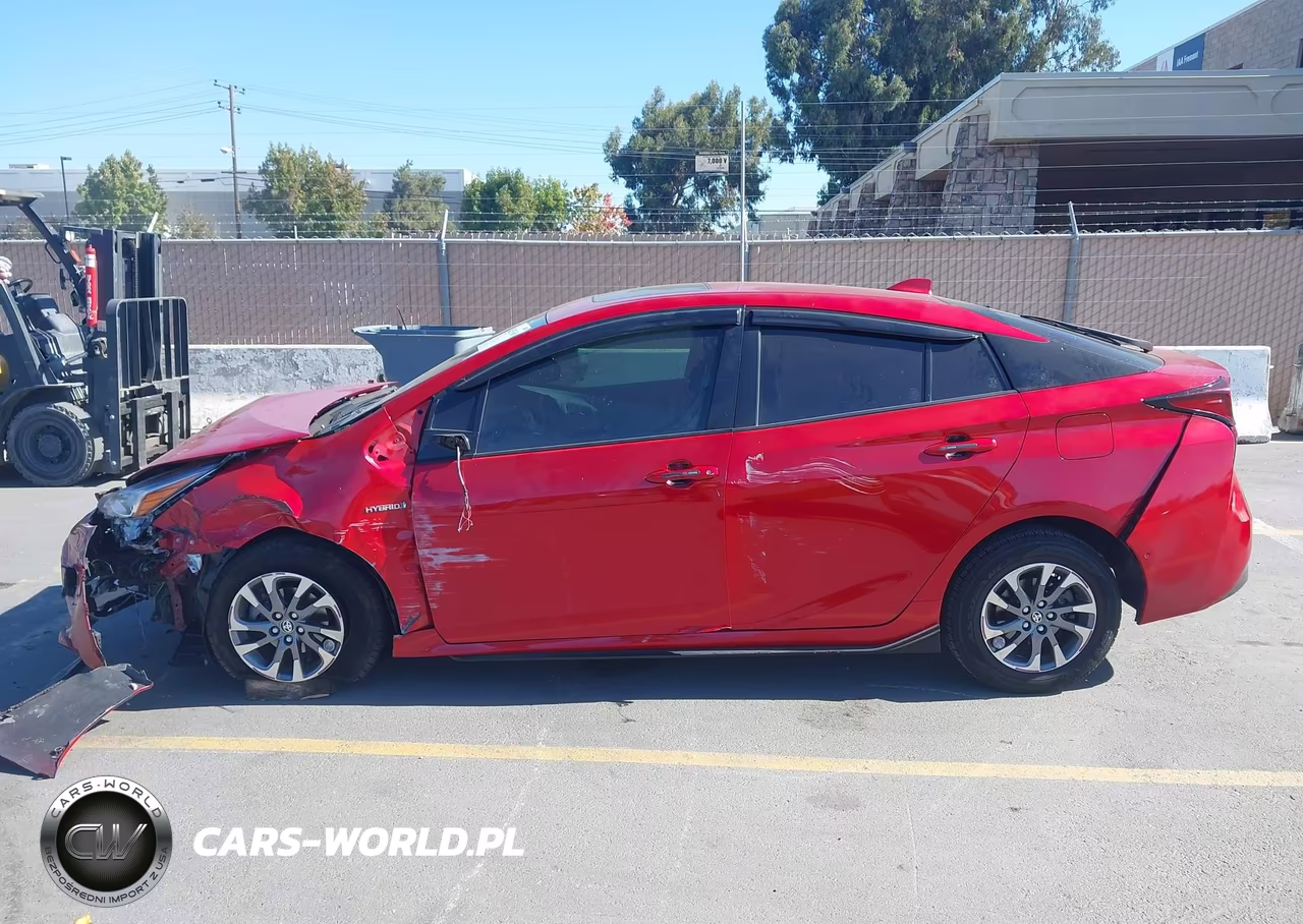 2020 Toyota Prius Limited VIN:JTDKARFU1L3104388 - 15