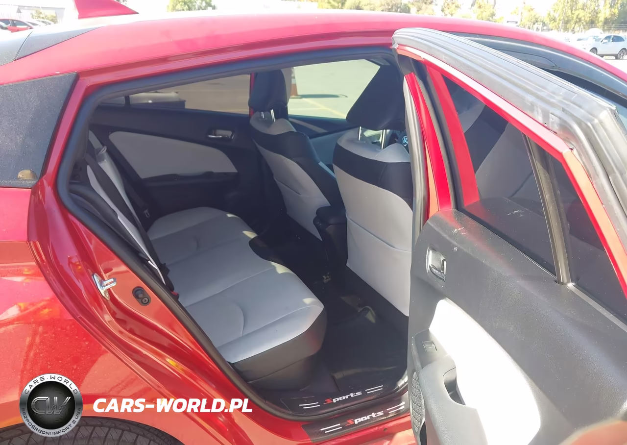 2020 Toyota Prius Limited VIN:JTDKARFU1L3104388 - 8