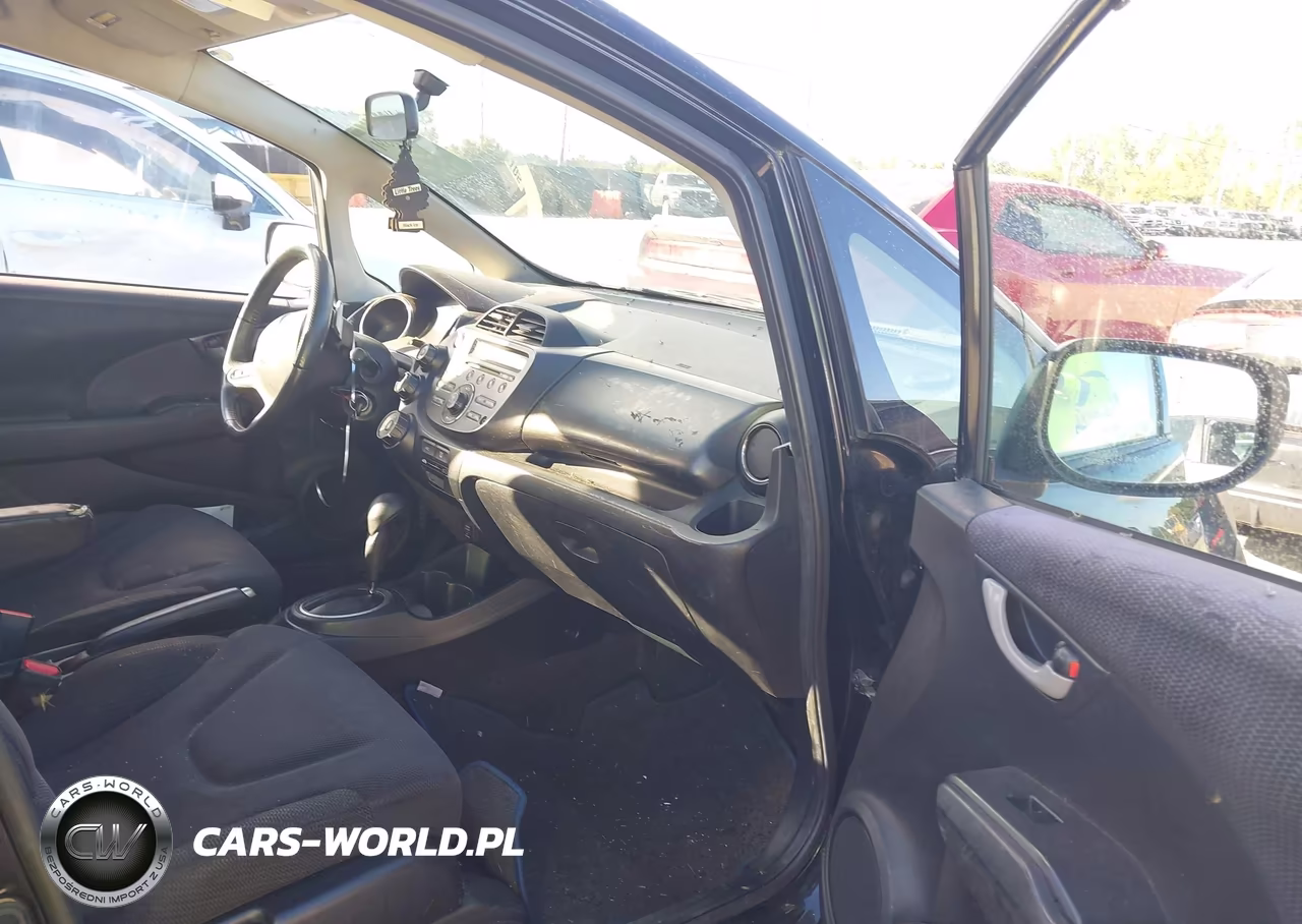 2012 Honda Fit Sport VIN:JHMGE8H53CC036880 - 5