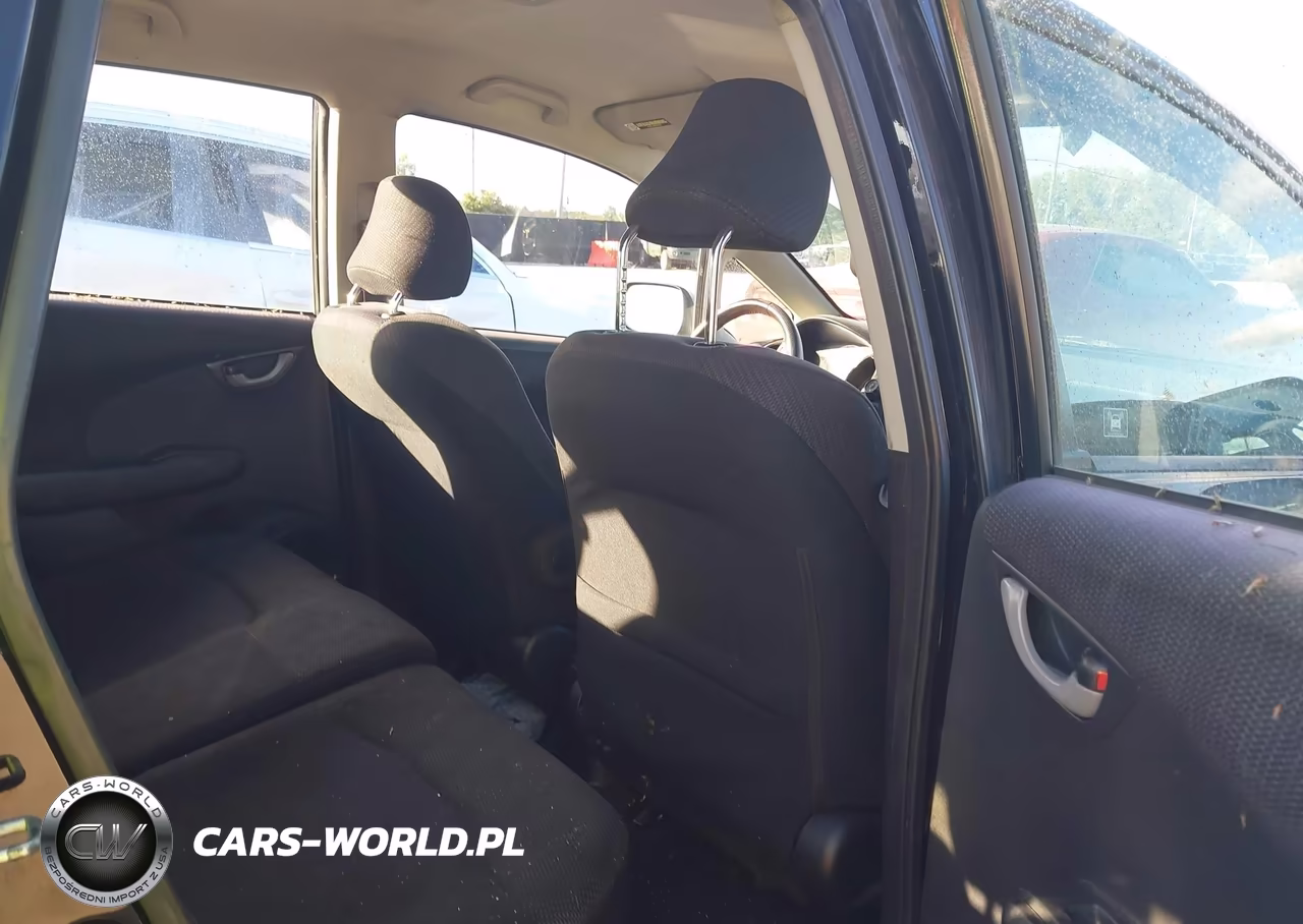 2012 Honda Fit Sport VIN:JHMGE8H53CC036880 - 8
