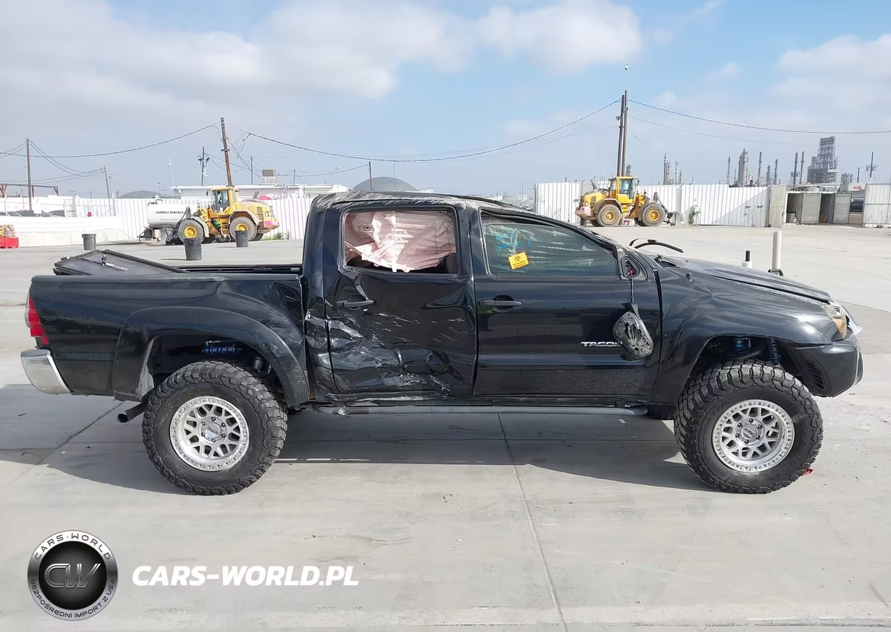 2013 Toyota Tacoma Base V6 VIN:5TFLU4EN0DX065537 - 13