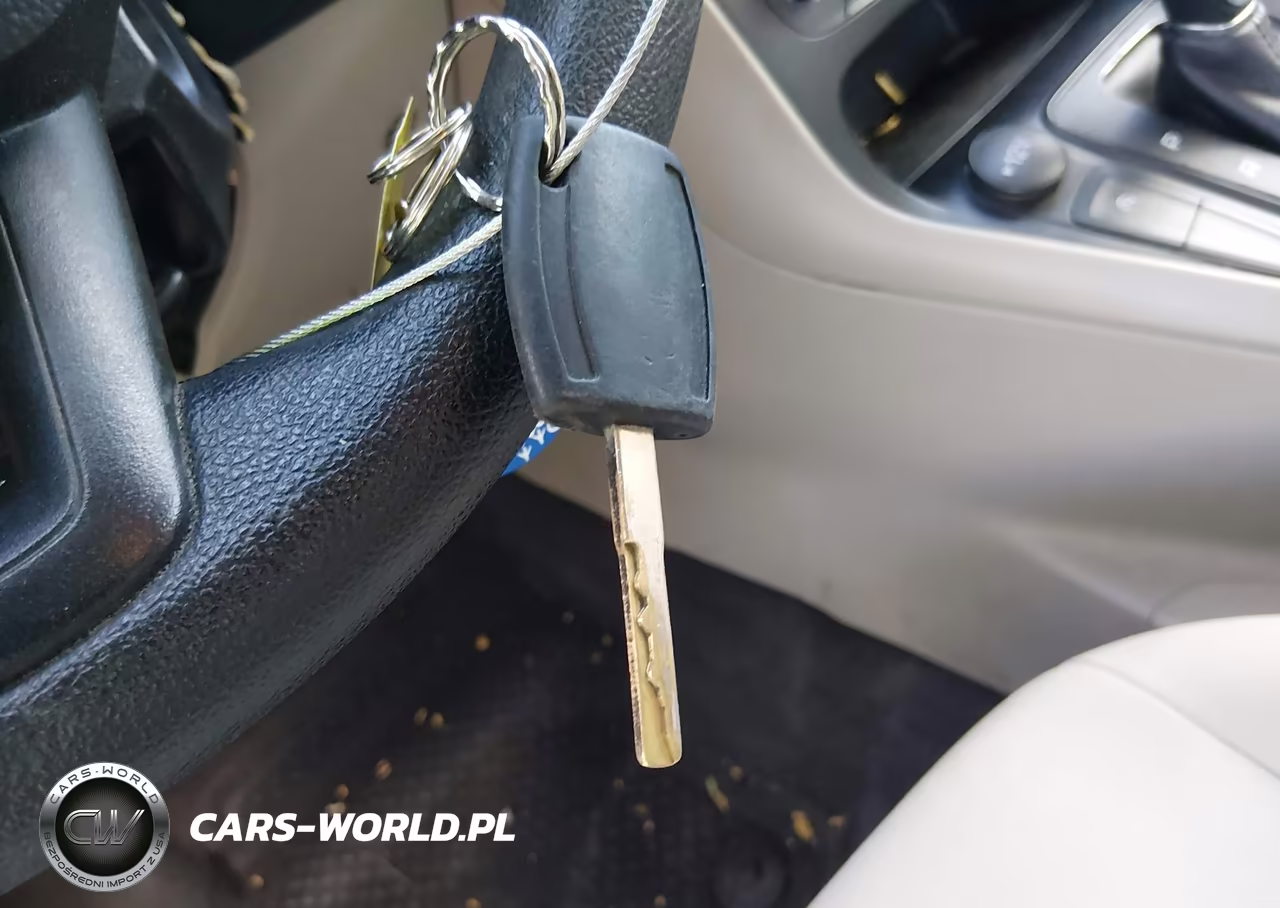 2018 Ford Focus Se VIN:1FADP3FE1JL304204 - 11