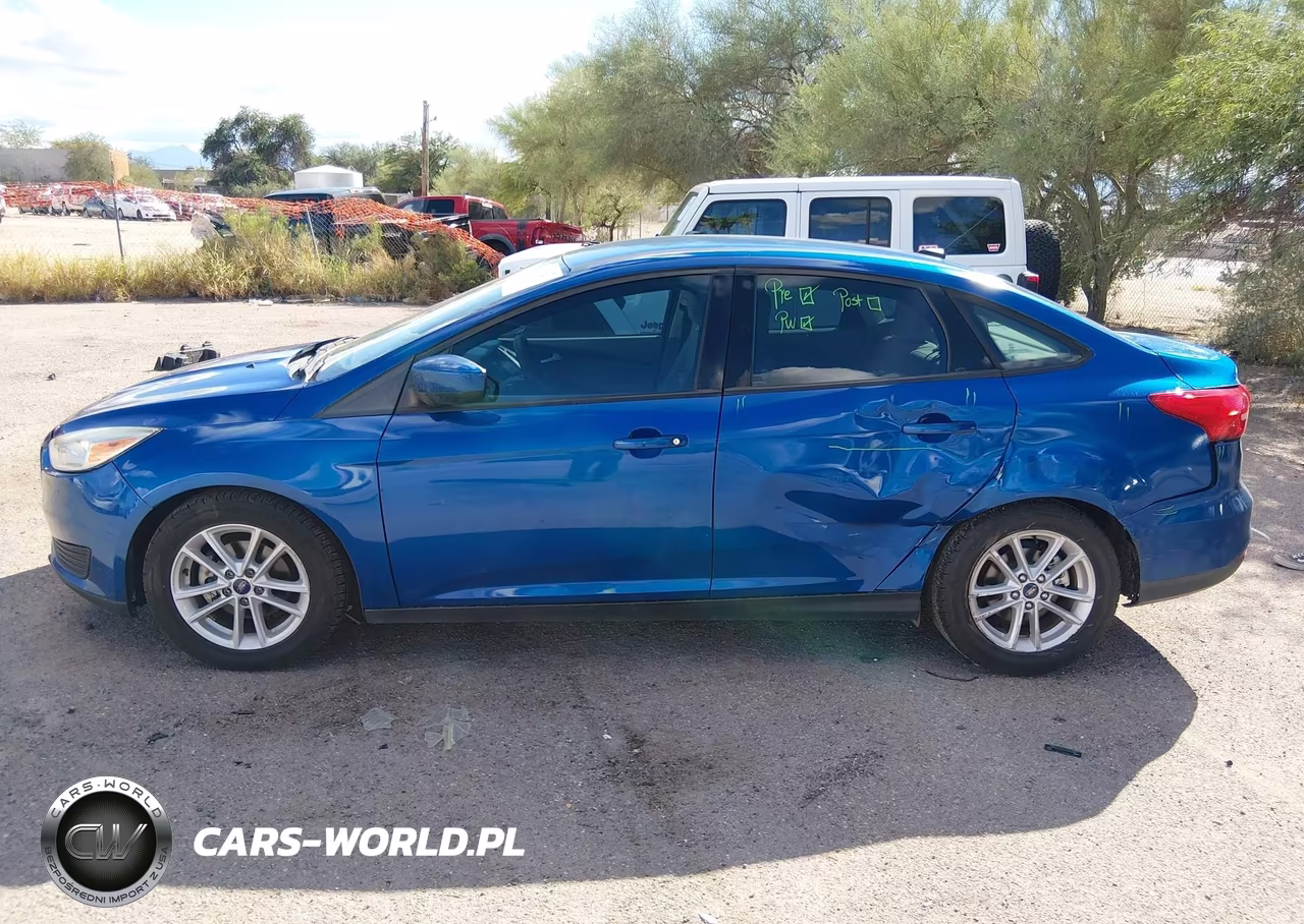 2018 Ford Focus Se VIN:1FADP3FE1JL304204 - 14