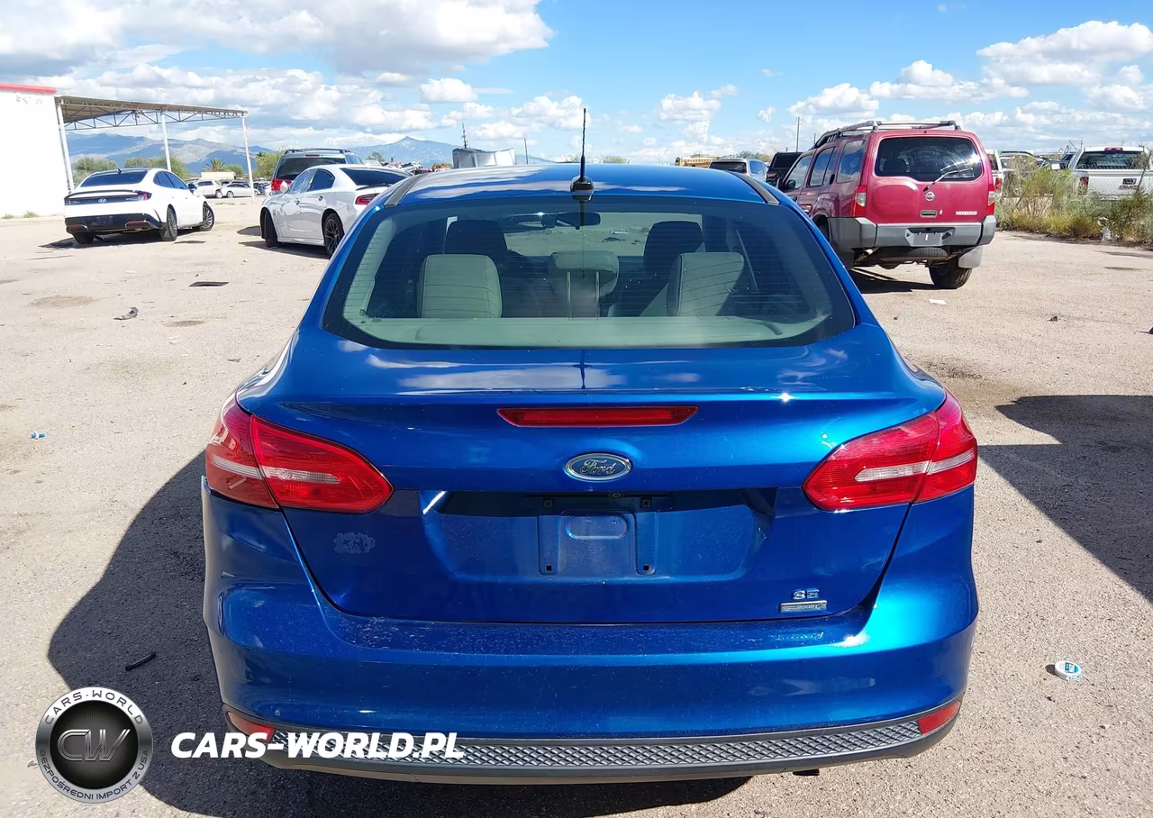 2018 Ford Focus Se VIN:1FADP3FE1JL304204 - 16