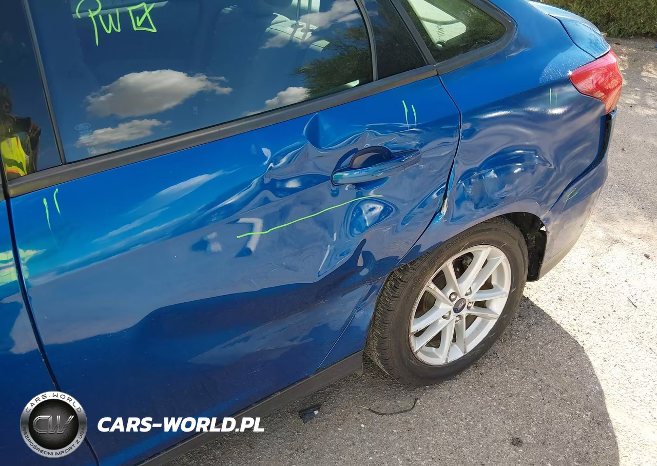 2018 Ford Focus Se VIN:1FADP3FE1JL304204 - 6