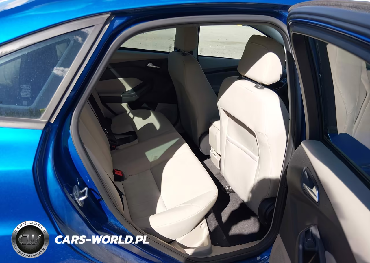 2018 Ford Focus Se VIN:1FADP3FE1JL304204 - 8