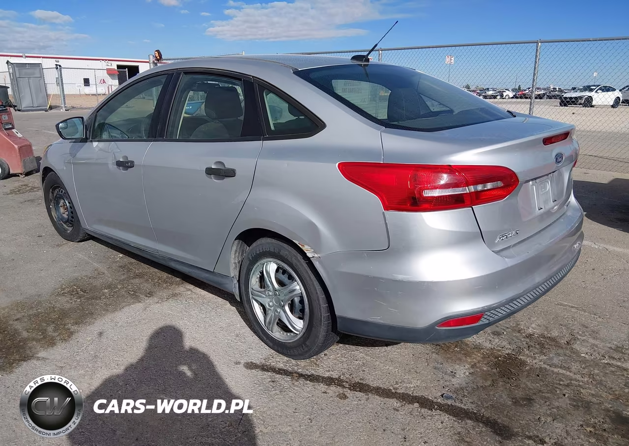2016 Ford Focus S VIN:1FADP3E25GL379195 - 3