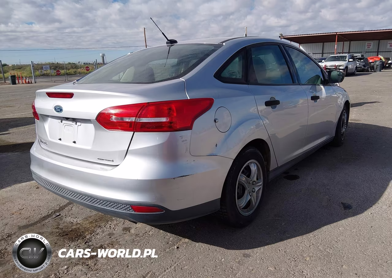 2016 Ford Focus S VIN:1FADP3E25GL379195 - 4