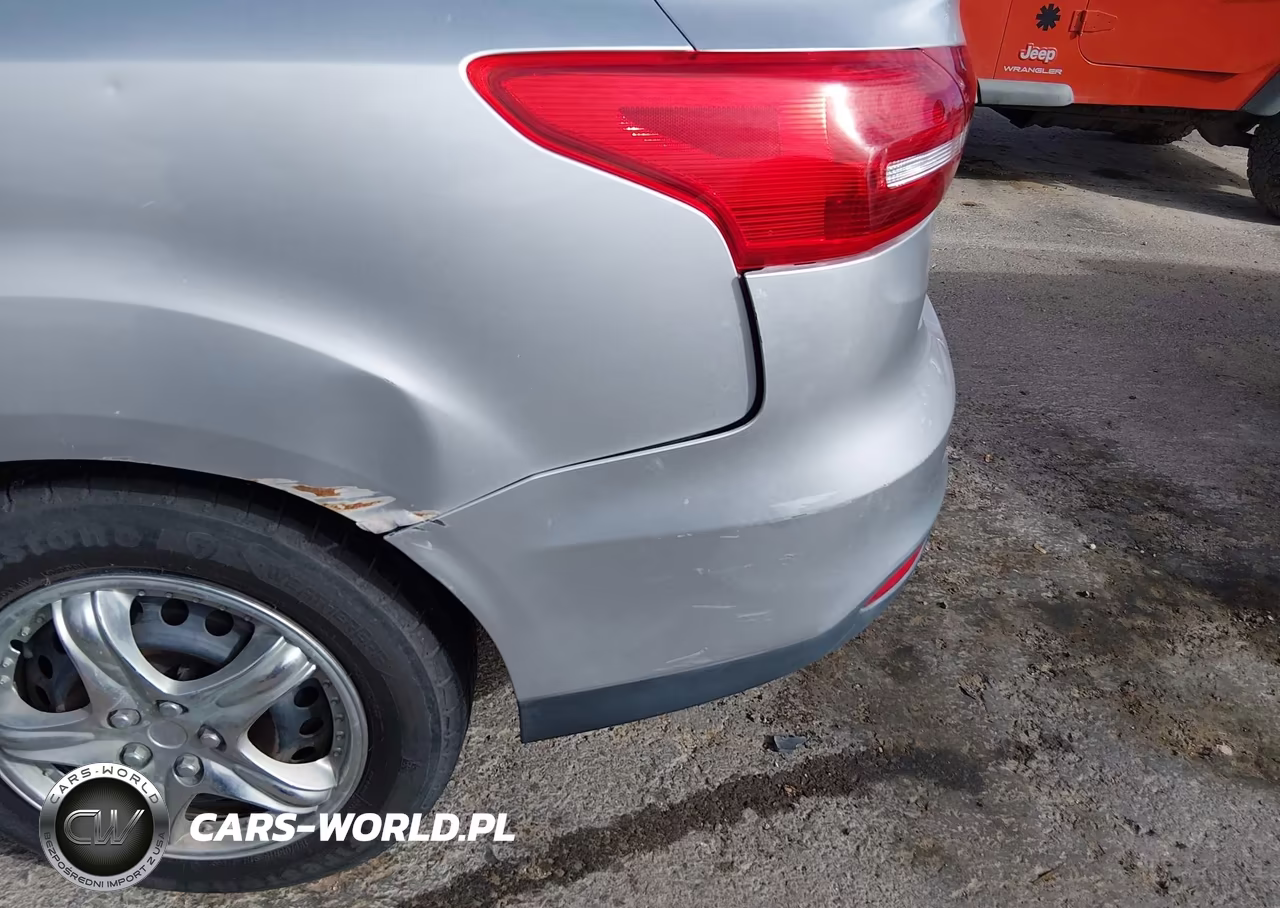 2016 Ford Focus S VIN:1FADP3E25GL379195 - 6