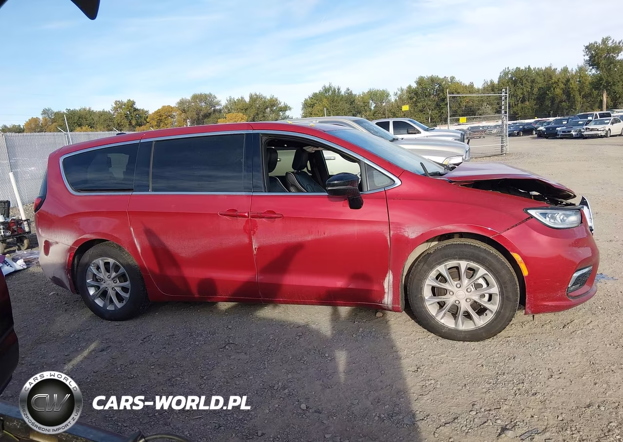 2026 Chrysler Pacifica Limited VIN:2C4RC1GG7TR193393 - 13