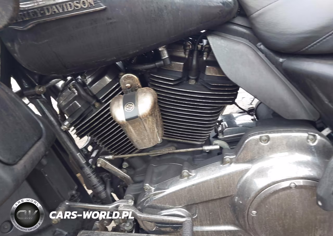 2019 Harley-Davidson Flhtcu VIN:1HD1FCC12KB619701 - 9