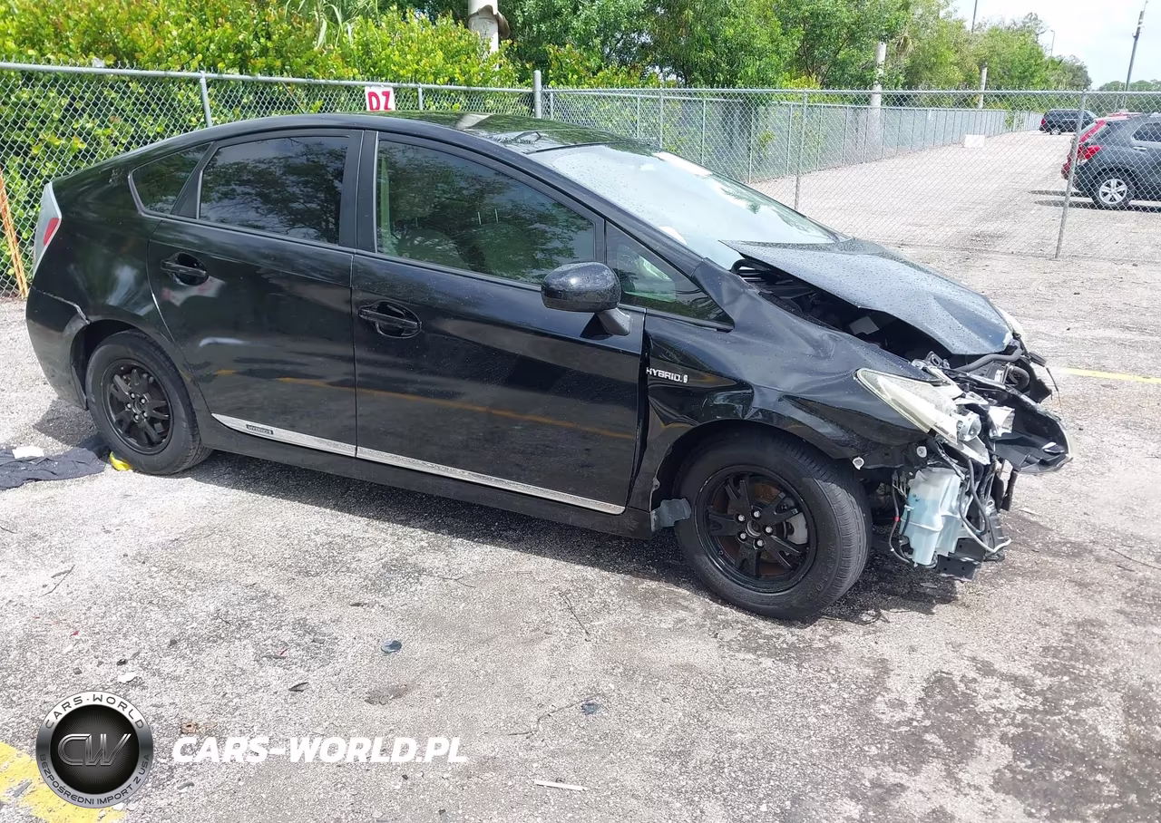 2014 Toyota Prius Three – zdjęcie 1 z 16
