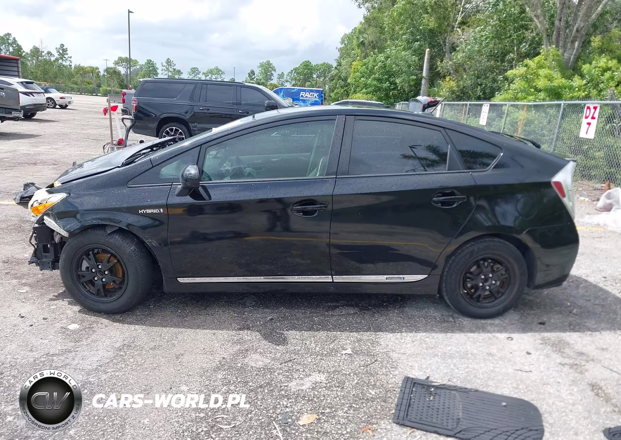 2014 Toyota Prius Three VIN:JTDKN3DU6E0384298 - 14