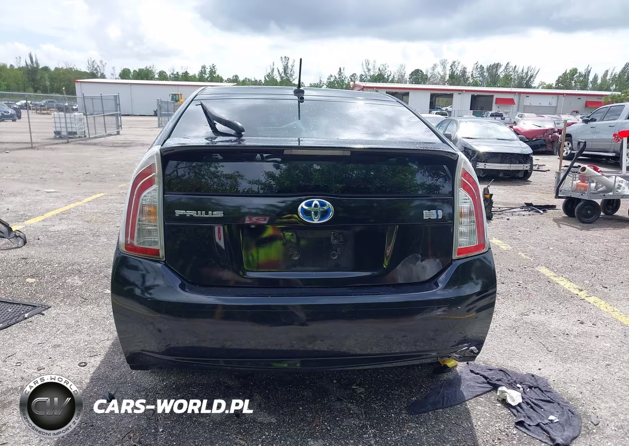 2014 Toyota Prius Three VIN:JTDKN3DU6E0384298 - 16