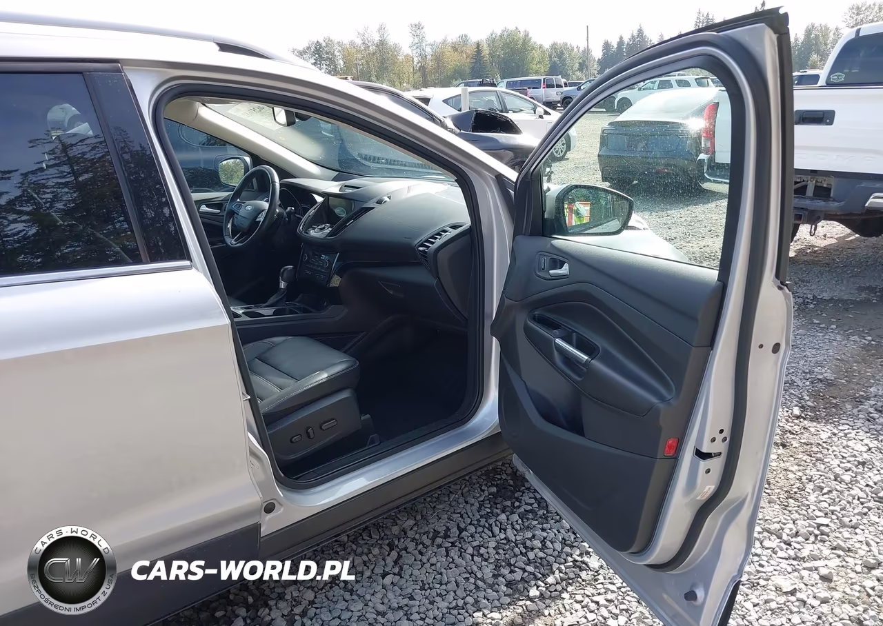 2017 Ford Escape Titanium VIN:1FMCU9J95HUD87423 - 5