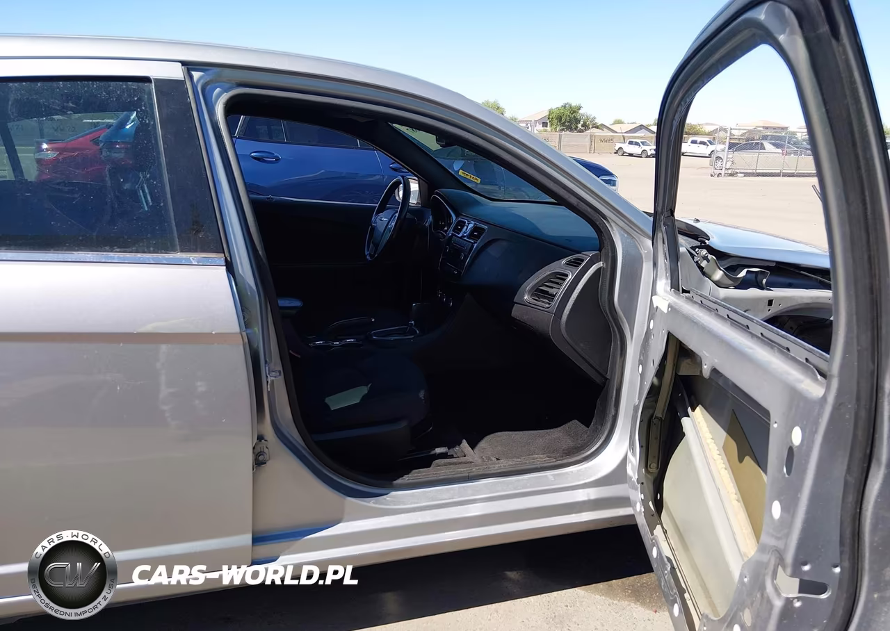 2014 Chrysler 200 Touring VIN:1C3CCBBB6EN131754 - 5