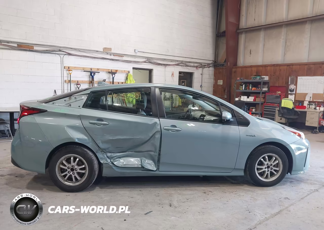 2021 Toyota Prius Le VIN:JTDKAMFU1M3145771 - 13