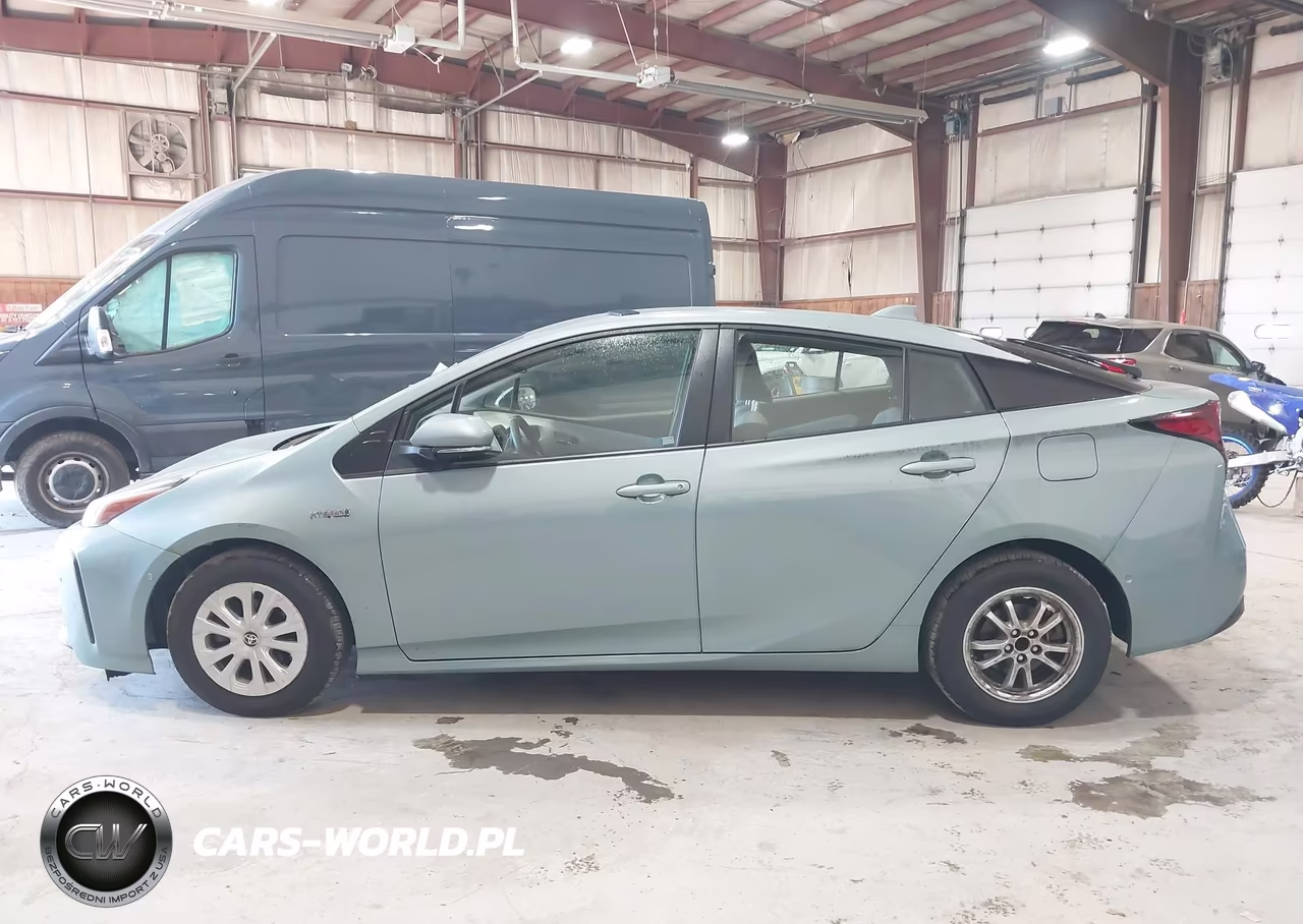 2021 Toyota Prius Le VIN:JTDKAMFU1M3145771 - 14