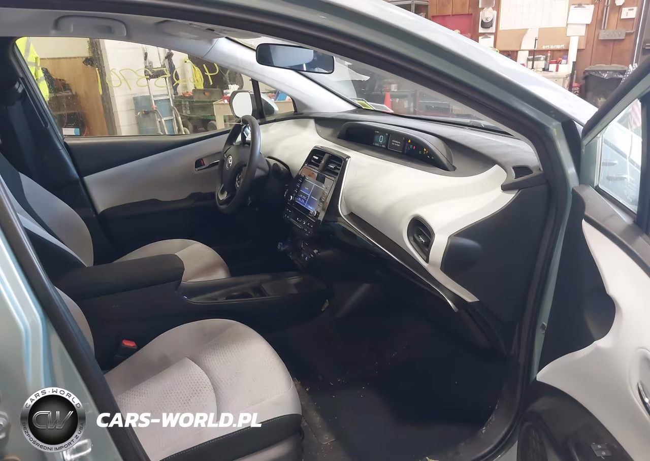2021 Toyota Prius Le VIN:JTDKAMFU1M3145771 - 5