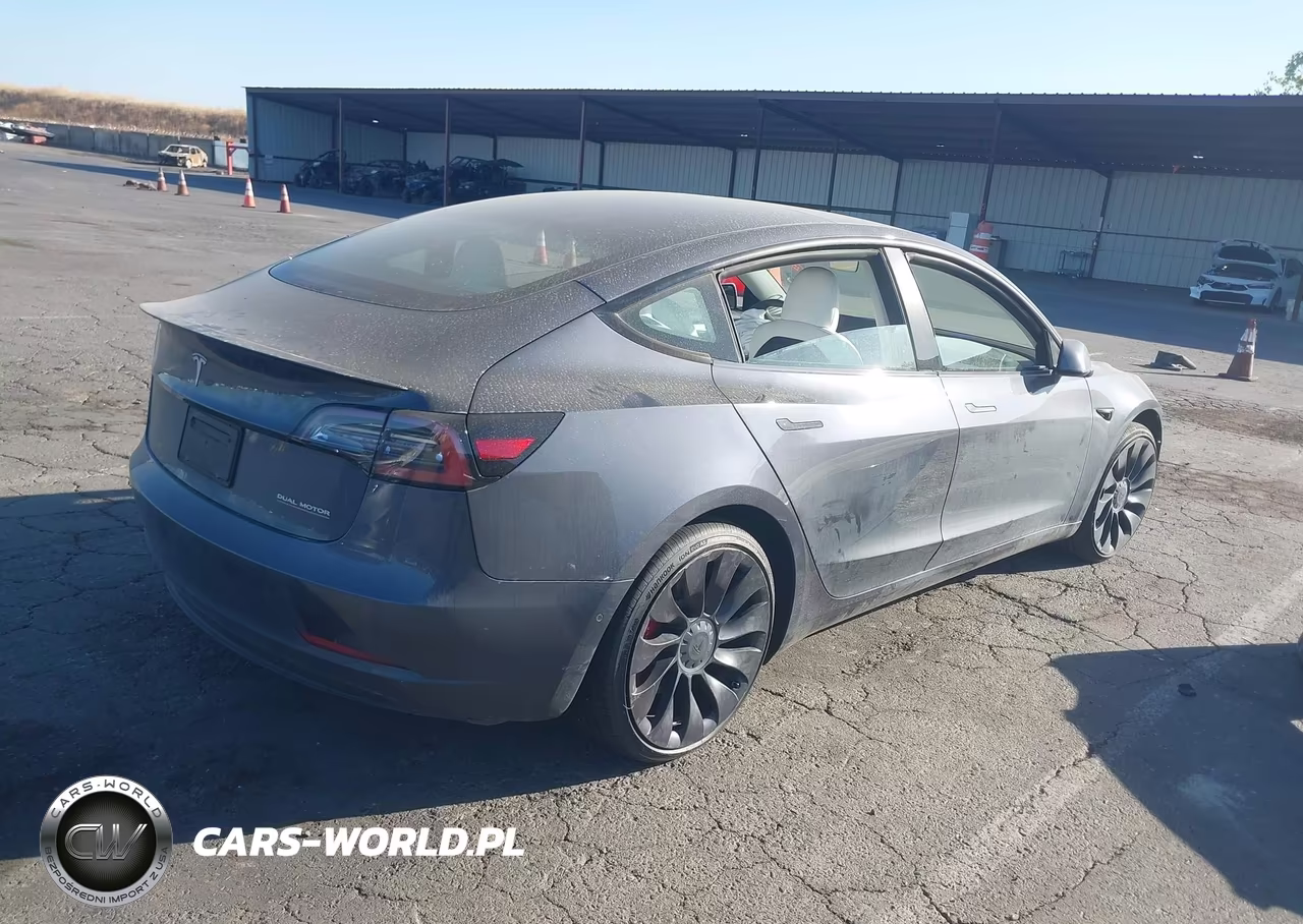 2022 Tesla Model 3 Performance Dual Motor All-Wheel Drive VIN:5YJ3E1EC3NF136039 - 4