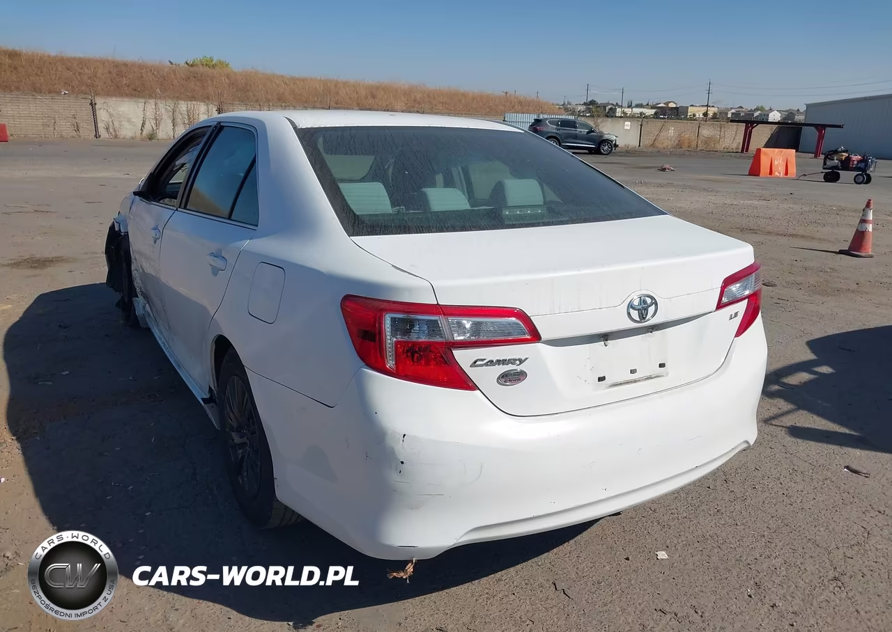 2014 Toyota Camry Le VIN:4T4BF1FK4ER348049 - 3